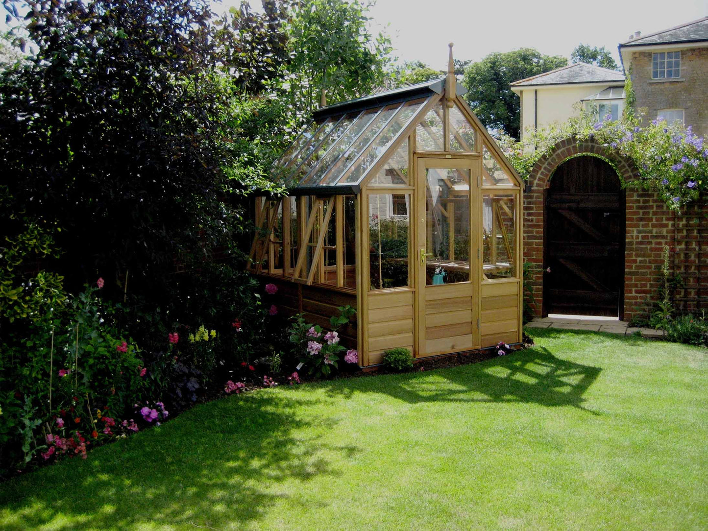 Ceder -wooden Greenhouse Rosemoor