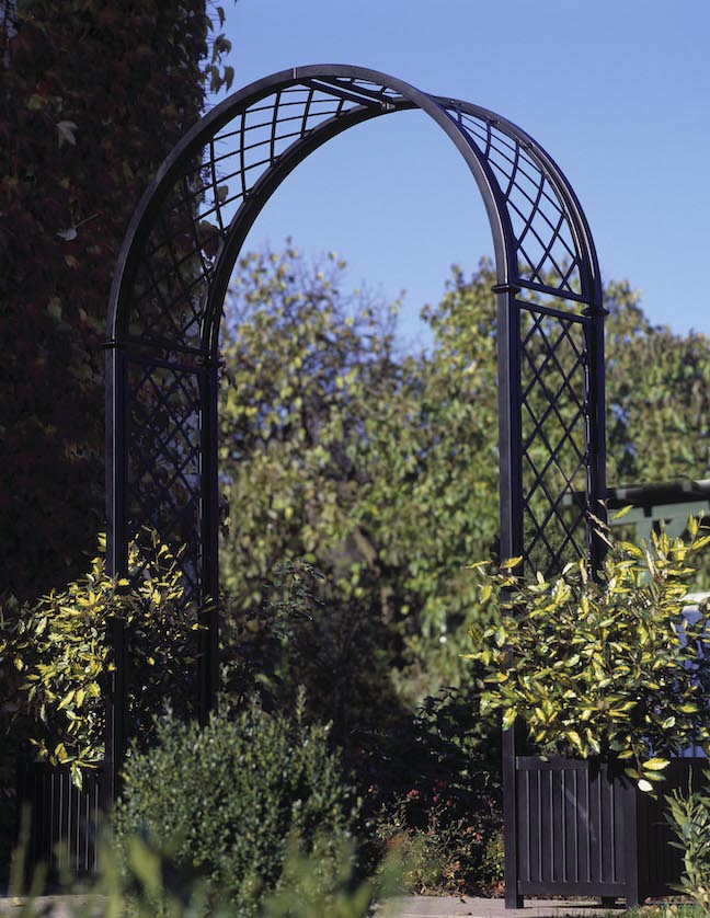 Portofino du couche à rose avec des navires de plantation