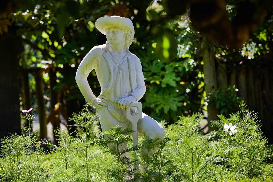 تمثال البستاني