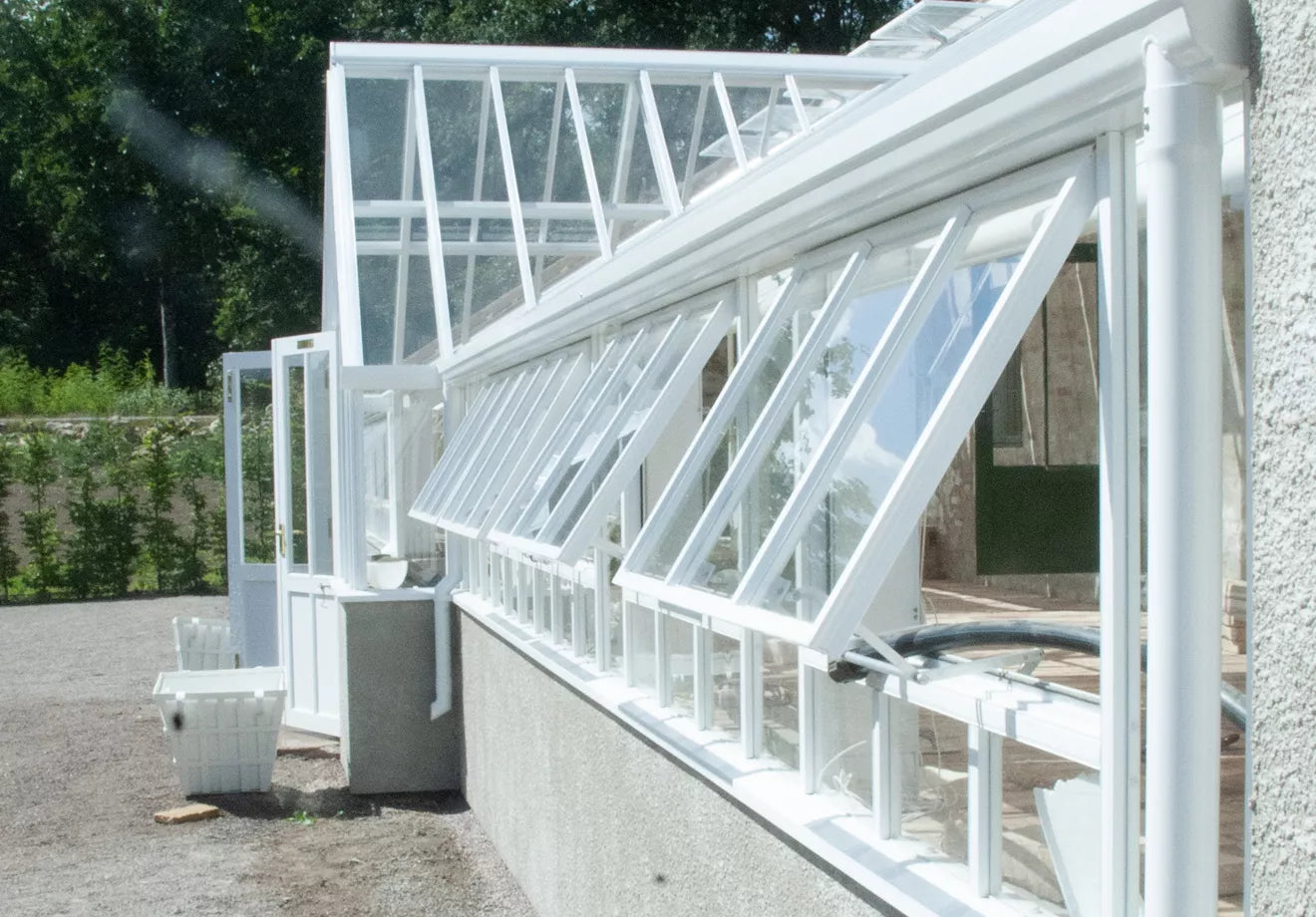 Återställt arkitektritat väggväxthus