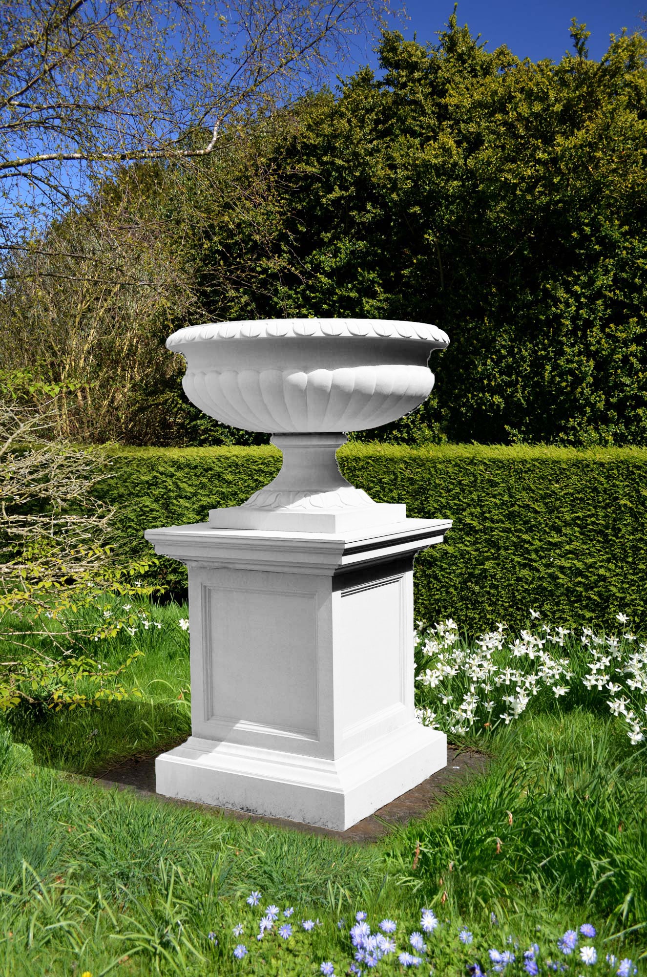 Large Fontainebleau Urn