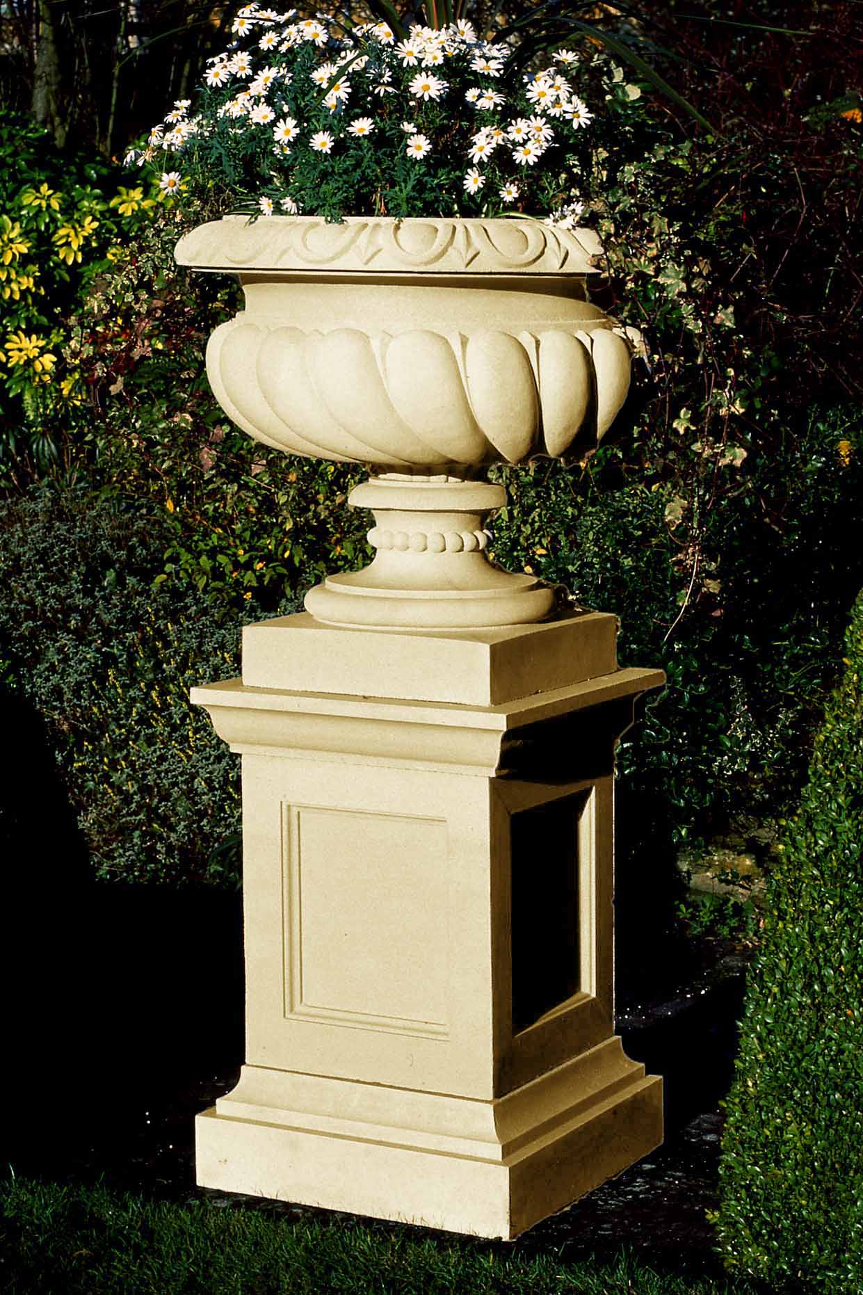 Queen Anne Pedestal