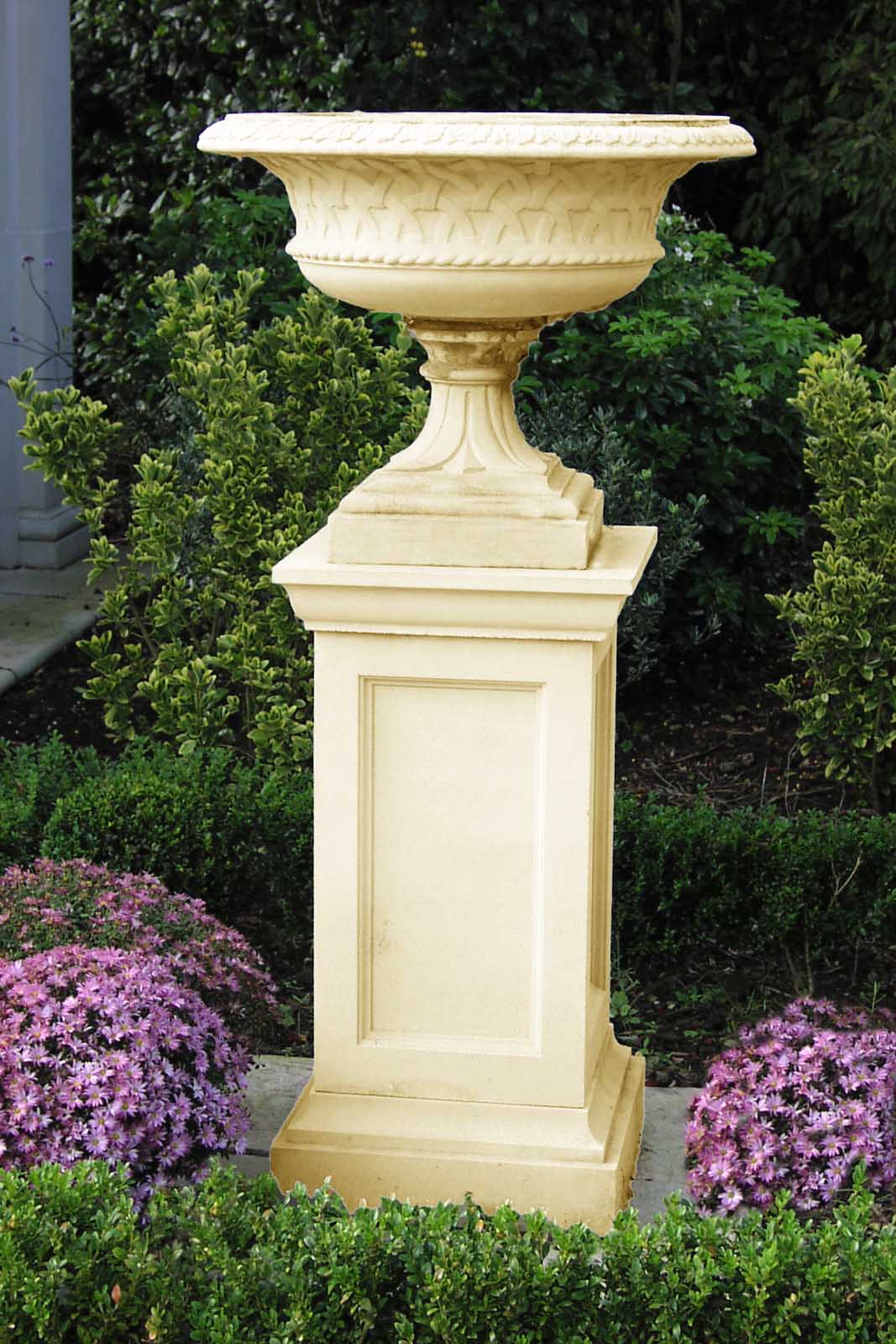 Queen Anne Pedestal