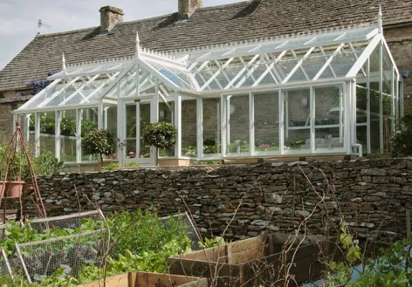 Wall greenhouse towards the long side